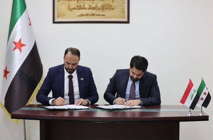 في خطوة أولى نحو الاستثمار، جرى توقيع عقد مع شركة عراقية لتطوير معمل الإسمنت في مدينة حماة السورية.