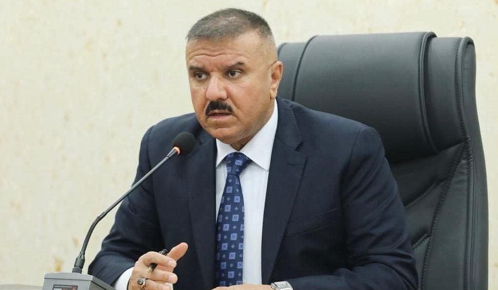 🔴 وزير الداخلية يوجه بالاهتمام بالرتب الصغيرة من الضباط والمنتسبين العقود