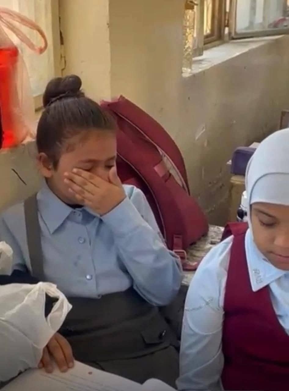 🛑 أعلنت محافظة واسط إغلاق المدارس الحكومية ذات المعايير الدولية في المحافظة، وذلك نتيجة عدم توقيع العقد بين الحكومة المحلية والجهة الراعية للمشروع التعليمي.   🔻وقد تسبب القرار بحالة من الحزن بين التلاميذ وذويهم لما يشكّله من تأثير مباشر على استمرار العملية التعليمية