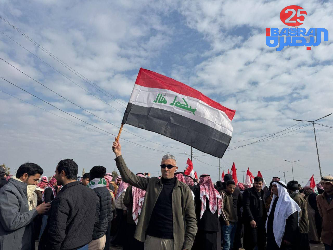 سكان مدينة ربيعة في محافظة نينوى على الحدود السورية يحتشدون لدعم القوات الأمن….ية العراقية