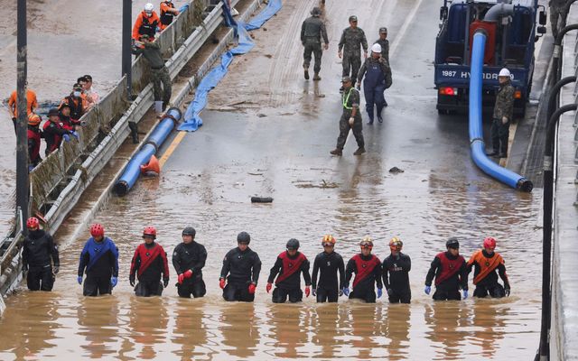 23 قتيلا و5 مفقودين ضحايا الأمطار الغزيرة التي ضربت كوريا الجنوبية